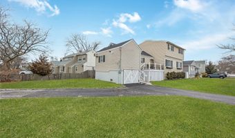 15 Bingham Pl, Amityville, NY 11701