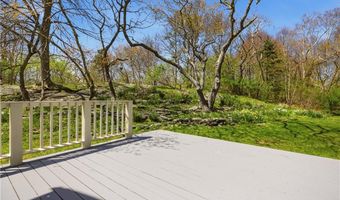 15 Hammersmith Rd 30A, Newport, RI 02840