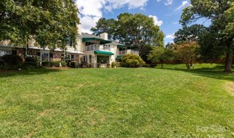 8356 Meadow Lakes Dr, Charlotte, NC 28210
