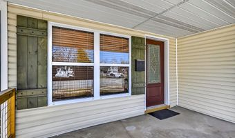 134 W College St, Aurora, MO 65605