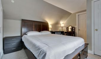 12 Maple St, Bath, ME 04530