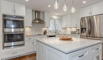 7 White Birch Rd, Cranston, RI 02920