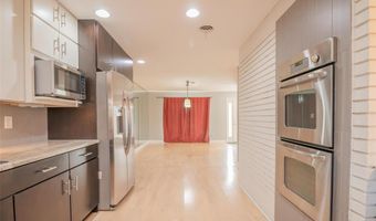 507 Glenmeadow Dr, Ballwin, MO 63011