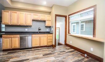 805 NE 1st Ave, Aberdeen, SD 57401
