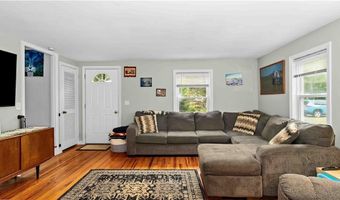 74 Algonquin Rd, East Providence, RI 02916
