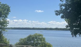 390 Wagner Point Rd, Alburgh, VT 05440