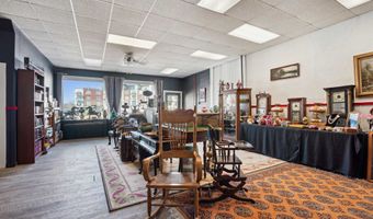 101 W 1st, Dyersville, IA 52040