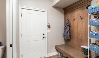 2117 Lacey Dr, Ames, IA 50010
