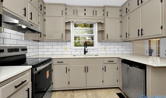 806 6th St NE, Arab, AL 35016