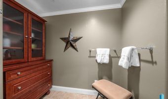 304 S Country Club Ave, Brandon, SD 57005