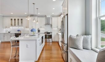 100 Algonquin Rd 13, Narragansett, RI 02882