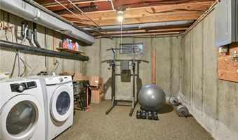 18 Caddy Rock Rd C, North Kingstown, RI 02852