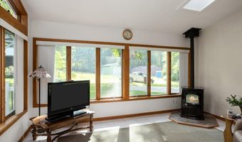 3900 Dursum Ave NE, Ada, MI 49301