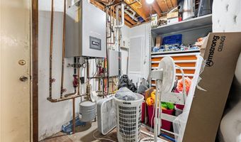 825 Valley Dr, Amherst, OH 44001