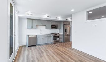 701 N HENRY St 204, Alexandria, VA 22314