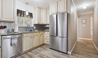 8 Hartford Pl, Gulfport, MS 39507