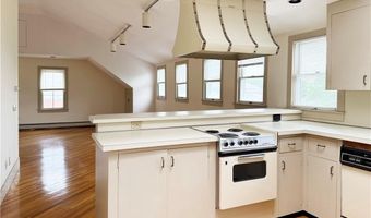 18 Barney St Barney Ct, Newport, RI 02840