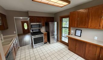 204 7TH St W, Andalusia, IL 61232