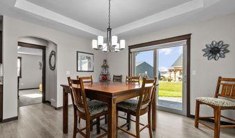 2712 W FALLEN OAK Dr, Appleton, WI 54913