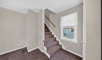 378 Hillwood Dr, Akron, OH 44320