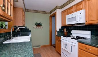 594 Terra Ln, Amherst, OH 44001