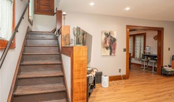 2116 Newton St, Akron, OH 44305