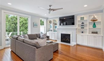 100 Algonquin Rd 13, Narragansett, RI 02882