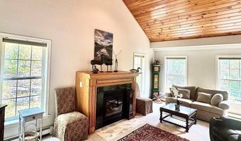 475 Sunrise Ln, Arlington, VT 05250