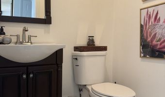 8 Scuppo Rd APT 13, Danbury, CT 06811