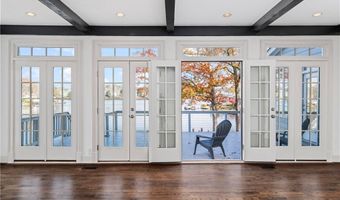 135 Staghound Ct, Alpharetta, GA 30005