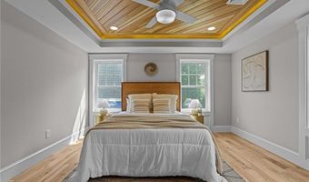 5 Lillis Ave, Barrington, RI 02806