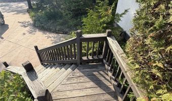 5912 5 Mile Pt Rd, Allouez, MI 49805
