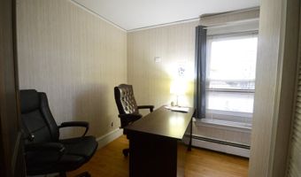 744 Hammond St, Bangor, ME 04401