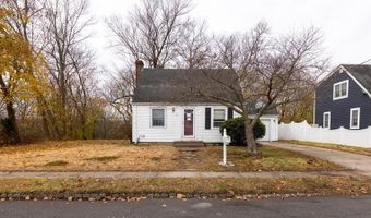 46 Roslyn Ave, Cranston, RI 02910