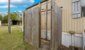 3100 NW 20th St, Bell, FL 32619