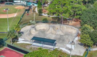 181 SYLVAN Dr, Atlantic Beach, FL 32233