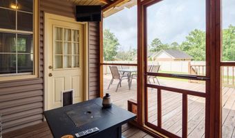 605 Plantation Dr, Adel, GA 31620