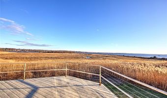377 Rumstick Rd, Barrington, RI 02806