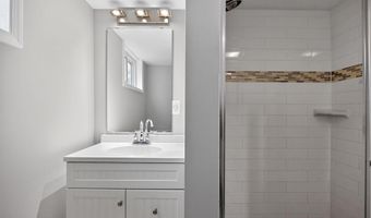 8012 FRYE Rd, Alexandria, VA 22309