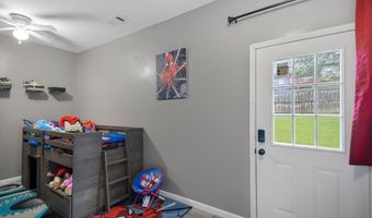 3906 Edgewater Dr, Benton, AR 72019