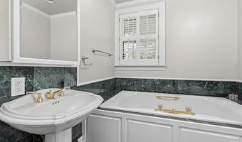 125 G St SW, Ardmore, OK 73401