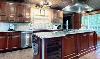 10 Stagecoach Ln, Amenia, NY 12501
