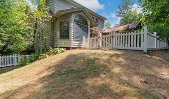 60 Boulder Dr, Auburn, ME 04210