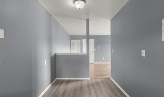 9993 Allen Pointe Dr, Allen Park, MI 48101
