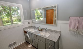 822 Westwood Dr SW, Alexandria, MN 56308