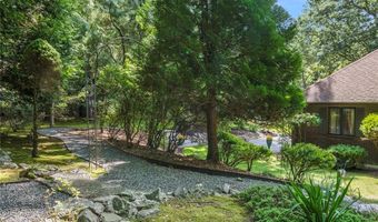 10 Oak Hill Dr, Lincoln, RI 02865