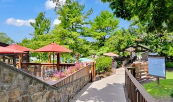 2 Chamonix Dr 332, Alloway, NJ 07462