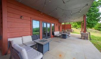 685 River Oaks Dr, Big Sandy, TN 38221
