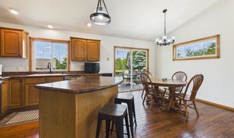 816 E Pine St, Brandon, SD 57005