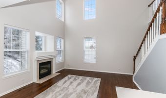 7 Shade Tree Ct, Algonquin, IL 60102